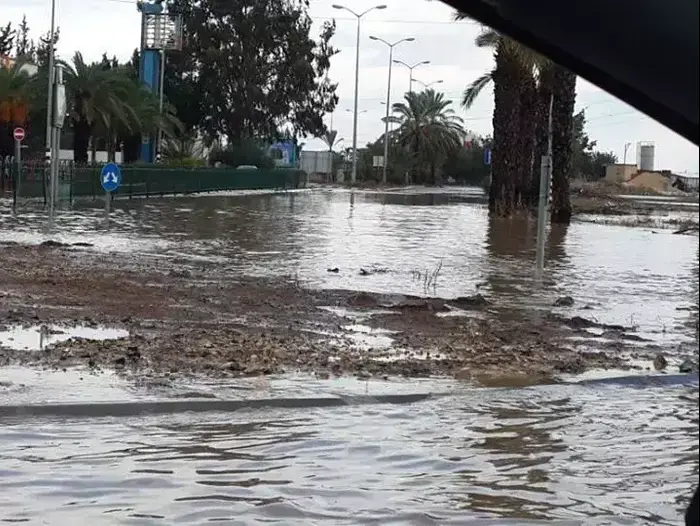 הצפות בקלנסווה, 14 בדצמבר 2013 (תמונות גולשים , חן נוף) הצפות בקלנסווה, 14 בדצמבר 2013 (תמונות גולשים , חן נוף)