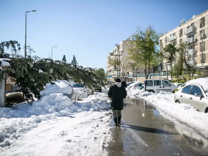 קריית יובל מתאוששת אחרי הסערה, דצמבר 2013 (נועם מושקוביץ) קריית יובל מתאוששת אחרי הסערה, דצמבר 2013 (נועם מושקוביץ)