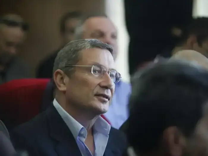 נוחי דנקנר בדיון בבקשה לאישור הסדר בעניין קונצרן אי.די.בי., דצמבר 2013 (דרור עינב) נוחי דנקנר בדיון בבקשה לאישור הסדר בעניין קונצרן אי.די.בי., דצמבר 2013 (דרור עינב)