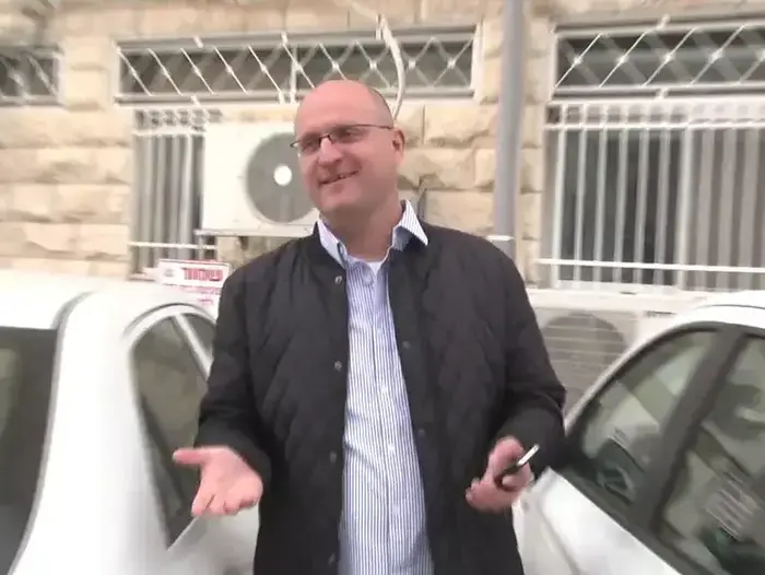 נזיפה חמורה וקנס כספי לניסים אדרי: "מרגיש הקלה" (עומר מירון) נזיפה חמורה וקנס כספי לניסים אדרי: "מרגיש הקלה" (עומר מירון)
