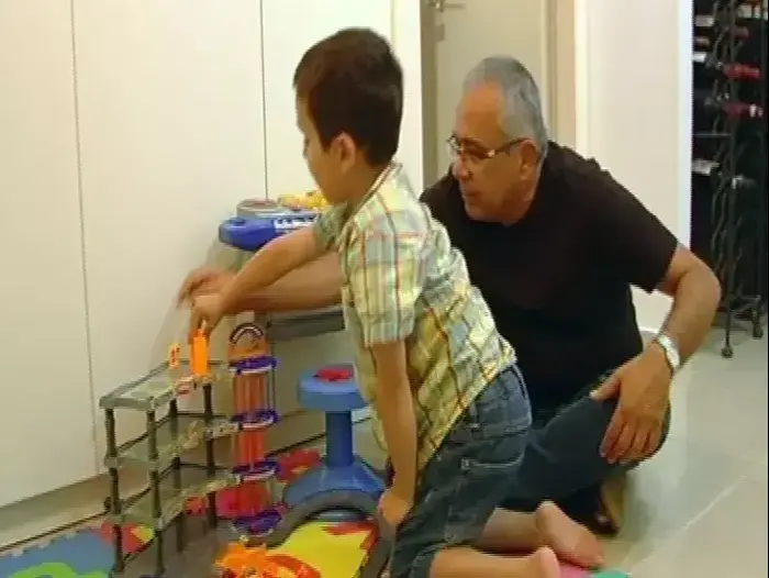 פנים אמיתיות (צילום מסך) פנים אמיתיות (צילום מסך)