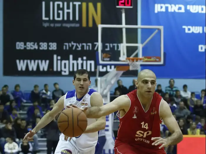 שחקן הפועל תל אביב רביב לימונד (מגד גוזני) שחקן הפועל תל אביב רביב לימונד (מגד גוזני)