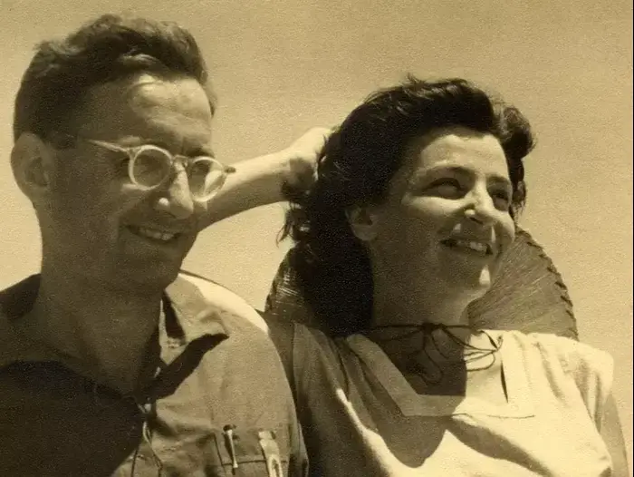 עזריה אלון בעצרת בשפיים, יולי1953 (באדיבות המצולמים) עזריה אלון בעצרת בשפיים, יולי1953 (באדיבות המצולמים)