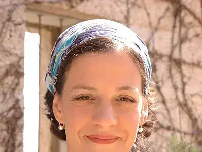 אפרת שפירא רוזנברג (אתר רשמי , ויקיפדיה) אפרת שפירא רוזנברג (אתר רשמי , ויקיפדיה)