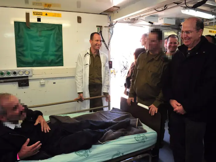ביקור של ראש הממשלה בנימין נתניהו ושר הביטחון משה יעלון היום ברמת הגולן, פברואר 2014 (משרד הביטחון) ביקור של ראש הממשלה בנימין נתניהו ושר הביטחון משה יעלון היום ברמת הגולן, פברואר 2014 (משרד הביטחון)