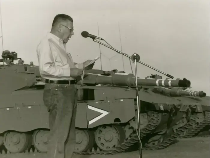האלוף ישראל טל (טלי) בהשקות של טנק המרכבה (מערכת וואלה! NEWS , באדיבות משרד הביטחון) האלוף ישראל טל (טלי) בהשקות של טנק המרכבה (מערכת וואלה! NEWS , באדיבות משרד הביטחון)