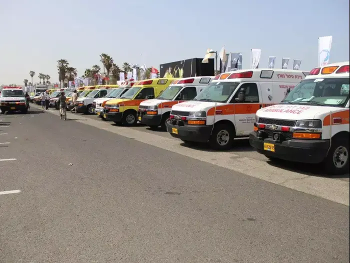 כוחות מד"א נערכים למרתון תל אביב, פברואר 2014 (מד"א , ארכיון דוברות מד"א) כוחות מד"א נערכים למרתון תל אביב, פברואר 2014 (מד"א , ארכיון דוברות מד"א)