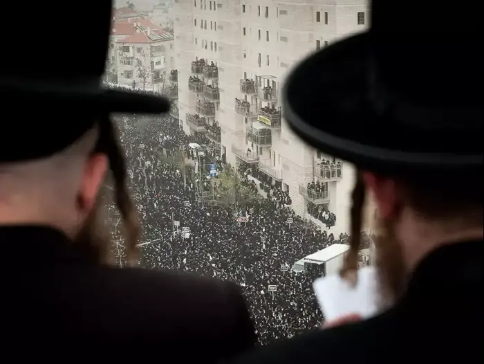 עצרת המיליון נגד חוק הגיוס, חרדים בבנייני האומה ירושלים. מרץ 2014 (עומר מירון) עצרת המיליון נגד חוק הגיוס, חרדים בבנייני האומה ירושלים. מרץ 2014 (עומר מירון)