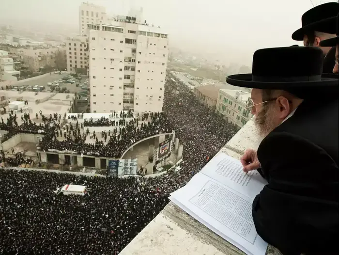 עצרת המיליון נגד חוק הגיוס, חרדים בבנייני האומה ירושלים. מרץ 2014 (עומר מירון) עצרת המיליון נגד חוק הגיוס, חרדים בבנייני האומה ירושלים. מרץ 2014 (עומר מירון)