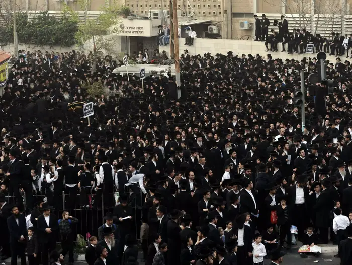 עצרת המיליון נגד חוק הגיוס, חרדים בבנייני האומה ירושלים. מרץ 2014 (יואב דודקביץ') עצרת המיליון נגד חוק הגיוס, חרדים בבנייני האומה ירושלים. מרץ 2014 (יואב דודקביץ')