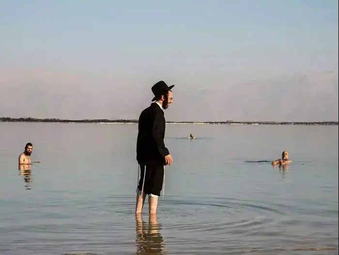 חרדי בים המלח (יח"צ , יעקב לדרמן)