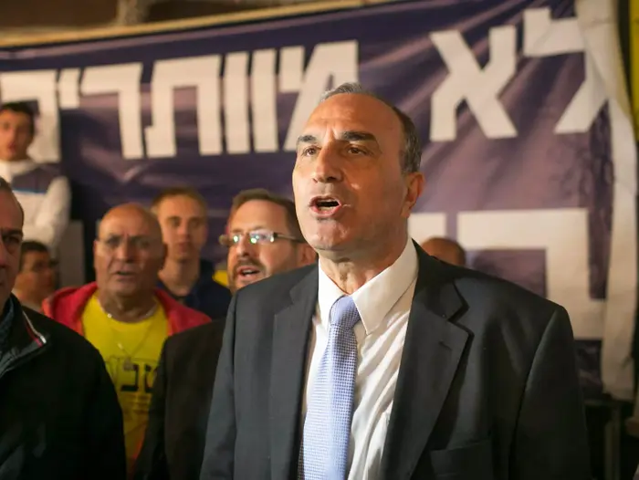המועמד החילוני שהפסיד בבחירות לראשות עירייתבית שמש, אלי כהן, בערב הבחירות (נועם מושקוביץ) המועמד החילוני שהפסיד בבחירות לראשות עירייתבית שמש, אלי כהן, בערב הבחירות (נועם מושקוביץ)