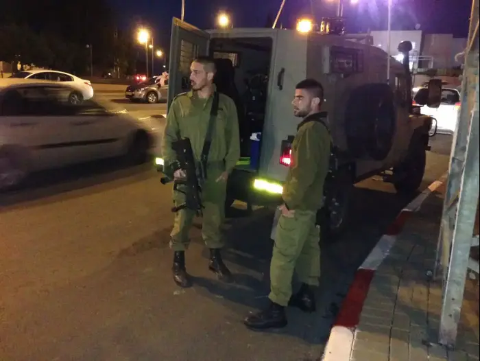 מטח כבד של רקטות בדרום, נפילה באזור מיושב בשדרות. מרץ 2014 (דייב בוימוביץ') מטח כבד של רקטות בדרום, נפילה באזור מיושב בשדרות. מרץ 2014 (דייב בוימוביץ')