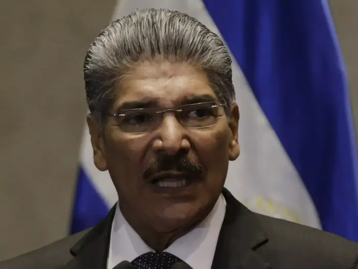 נורמן קיחנו, מועמד הימין לנשיאות אל סלבדור, מרץ 14 (רויטרס) נורמן קיחנו, מועמד הימין לנשיאות אל סלבדור, מרץ 14 (רויטרס)