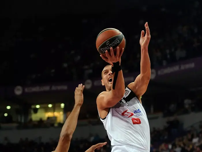 שחקן פרטיזן בלגרד סאשה פבלוביץ' (GettyImages , Nebojsa Parausic) שחקן פרטיזן בלגרד סאשה פבלוביץ' (GettyImages , Nebojsa Parausic)
