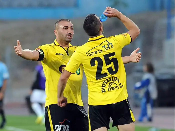 ערן לוי מכבי נתניה חוגג שער (ברני ארדוב) ערן לוי מכבי נתניה חוגג שער (ברני ארדוב)