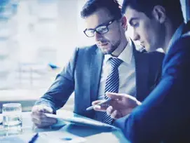 פגישה של אנשי עסקים (ShutterStock) פגישה של אנשי עסקים (ShutterStock)