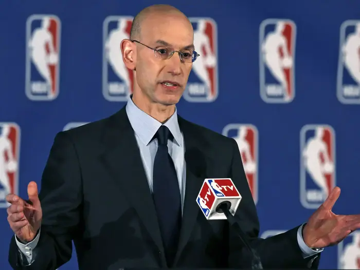 קומישינר ה-NBA אדם סילבר (AP) קומישינר ה-NBA אדם סילבר (AP)