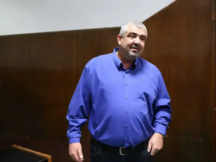 שלומי לחיאני בבית משפט השלום בתל אביב, מאי 2014 (יותם רונן) שלומי לחיאני בבית משפט השלום בתל אביב, מאי 2014 (יותם רונן)