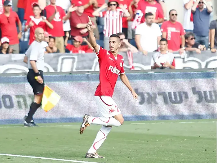 שחקן הפועל תל אביב שגיב יחזקאל (מגד גוזני) שחקן הפועל תל אביב שגיב יחזקאל (מגד גוזני)