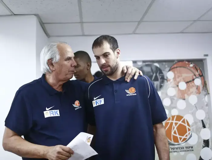 יותם הלפרין שחקן נבחרת ישראל (מגד גוזני) יותם הלפרין שחקן נבחרת ישראל (מגד גוזני)