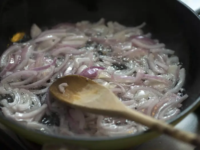 סלט כרובית ופטה של אורלי פלאי (נמרוד סונדרס) סלט כרובית ופטה של אורלי פלאי (נמרוד סונדרס)