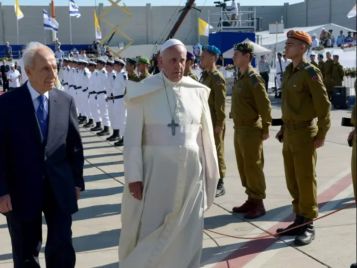 טקס קבלת פנים לאפיפיור פרנסיסקוס בתב"ג. מאי 2014 (לשכת העיתונות הממשלתית , אבי אוחיון) טקס קבלת פנים לאפיפיור פרנסיסקוס בתב"ג. מאי 2014 (לשכת העיתונות הממשלתית , אבי אוחיון)