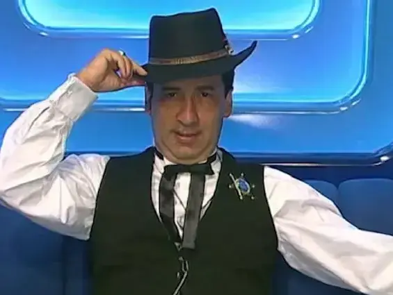 האח הגדול (צילום מסך) האח הגדול (צילום מסך)