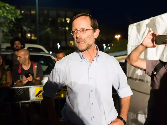 עצרת בעד שימוש בצמח הקנאביס, הבימה, תל אביב. מאי 2014 (יותם רונן) עצרת בעד שימוש בצמח הקנאביס, הבימה, תל אביב. מאי 2014 (יותם רונן)
