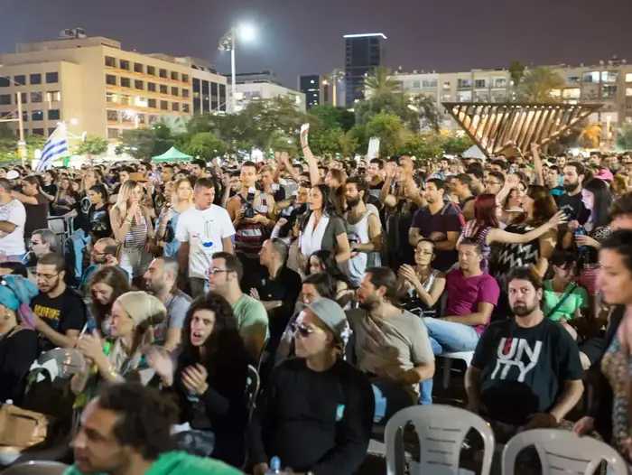 עצרת בעד שימוש בצמח הקנאביס, הבימה, תל אביב. מאי 2014 (יותם רונן) עצרת בעד שימוש בצמח הקנאביס, הבימה, תל אביב. מאי 2014 (יותם רונן)