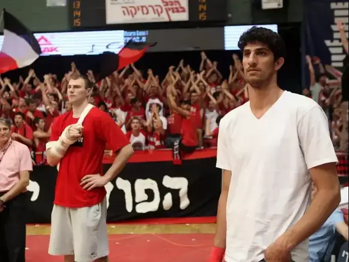 פורוורד הפועל ירושלים ליאור אליהו (יוסי ציפקיס) פורוורד הפועל ירושלים ליאור אליהו (יוסי ציפקיס)
