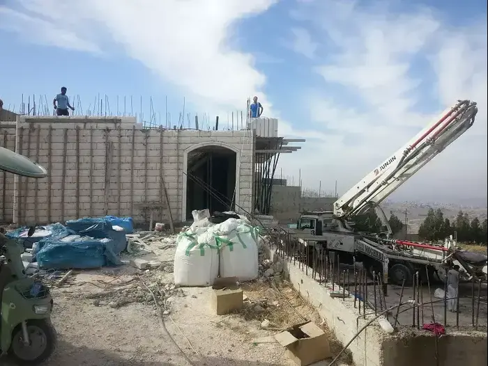 בנייה לא חוקית במורדות הר הצופים. יוני 2014 (מערכת וואלה! NEWS)