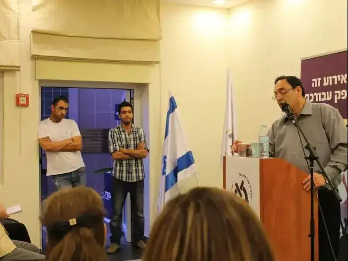 שי פירון בכנס של אגודת הסטודנטים באוניברסיטת בר אילן, יוני 2014 (יח"צ , נועה אורן, גילה - אגודת הסטודנטים של בר אילן) שי פירון בכנס של אגודת הסטודנטים באוניברסיטת בר אילן, יוני 2014 (יח"צ , נועה אורן, גילה - אגודת הסטודנטים של בר אילן)