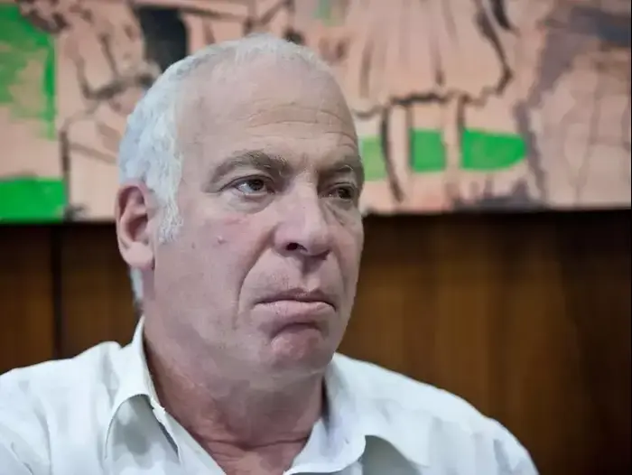 חבר הכנסת אורי אריאל ,מבקר המדינה השופט בדימוס מיכה לינדנשטראוס נותן ליו''ר הכנסת ראובן (רובי) ריבלין את הדו"ח על השריפה בכרמל, יוני 23012 (מגד גוזני) חבר הכנסת אורי אריאל ,מבקר המדינה השופט בדימוס מיכה לינדנשטראוס נותן ליו''ר הכנסת ראובן (רובי) ריבלין את הדו"ח על השריפה בכרמל, יוני 23012 (מגד גוזני)