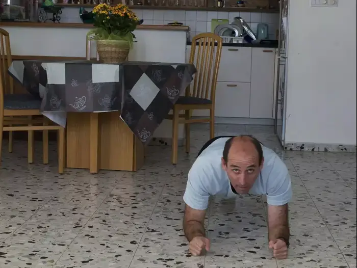 תרגילי ספורט לבית (ניב אהרונסון) תרגילי ספורט לבית (ניב אהרונסון)