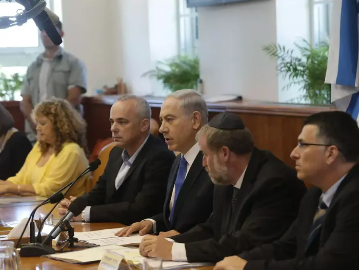 ישיבת ממשלה, יולי 2014 (מערכת וואלה! NEWS , אלכס קולומויסקי) ישיבת ממשלה, יולי 2014 (מערכת וואלה! NEWS , אלכס קולומויסקי)