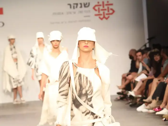 תצוגת הבוגרים של שנקר 2014 - דניאל סאסי (רפי דלויה) תצוגת הבוגרים של שנקר 2014 - דניאל סאסי (רפי דלויה)