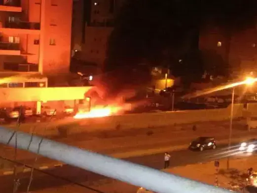 שריפה בעקבות נפילת רקטה באשדוד (מערכת וואלה! NEWS , עופר אשטנקר) שריפה בעקבות נפילת רקטה באשדוד (מערכת וואלה! NEWS , עופר אשטנקר)