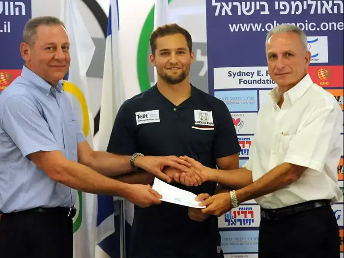 אלכס שטילוב מתעמל ישראל (ברני ארדוב) אלכס שטילוב מתעמל ישראל (ברני ארדוב)