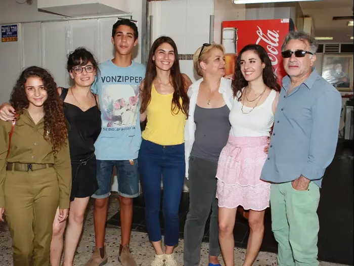משה איבגי שרה פון שוורצה (ראובן שניידר) משה איבגי שרה פון שוורצה (ראובן שניידר)
