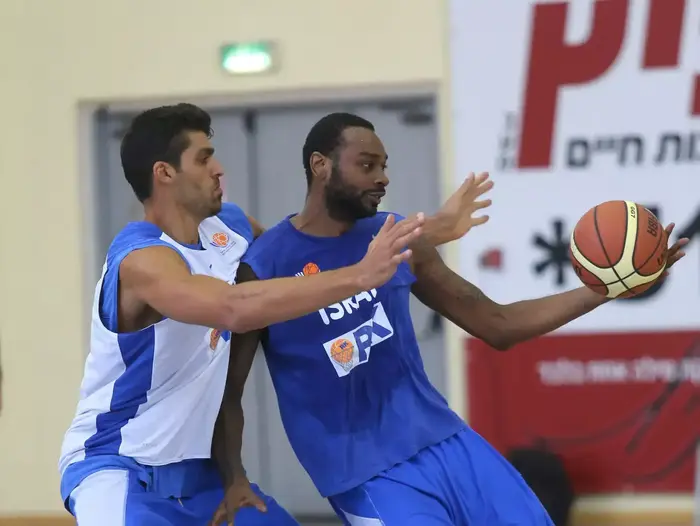 ד'אור פישר שחקן נבחרת ישראל (קובי אליהו) ד'אור פישר שחקן נבחרת ישראל (קובי אליהו)