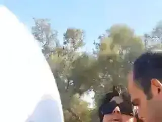 חנין זועבי מגיעה לביקור בבית החולים סורוקה בבאר שבע, יולי 2014 (צילום מסך , Newsender app) חנין זועבי מגיעה לביקור בבית החולים סורוקה בבאר שבע, יולי 2014 (צילום מסך , Newsender app)