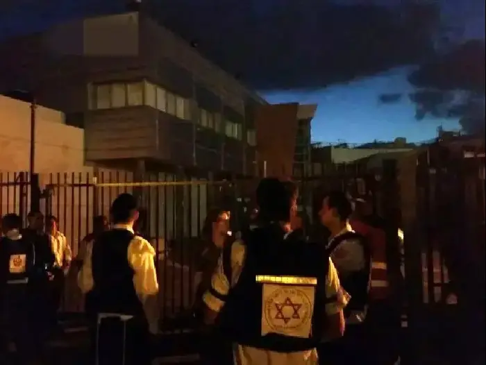 נפילת רקטה בבית ספר באשדוד, יולי 2014 (מערכת וואלה! NEWS , קבוצה 5) נפילת רקטה בבית ספר באשדוד, יולי 2014 (מערכת וואלה! NEWS , קבוצה 5)