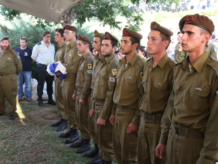 הלווייתו של שחר תעשה בפרדסיה (שלומי גבאי) הלווייתו של שחר תעשה בפרדסיה (שלומי גבאי)