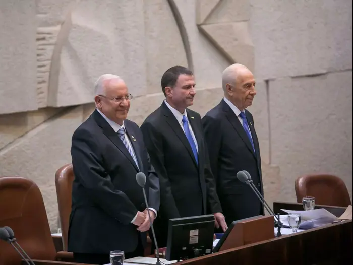השבעת הנשיא הנבחר ראובן ריבלין בכנסת. יולי 2014 (נועם מושקוביץ) השבעת הנשיא הנבחר ראובן ריבלין בכנסת. יולי 2014 (נועם מושקוביץ)