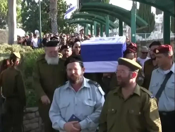 סמ"ר גיא אלגרנטי וסמ"ר מתן גוטליב הובאו למנוחות (יוסי ציפקיס) סמ"ר גיא אלגרנטי וסמ"ר מתן גוטליב הובאו למנוחות (יוסי ציפקיס)