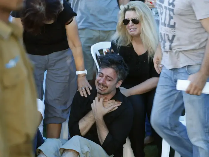 הלוויתו של מתן גוטליב 31 ביולי 2014 (רויטרס) הלוויתו של מתן גוטליב 31 ביולי 2014 (רויטרס)