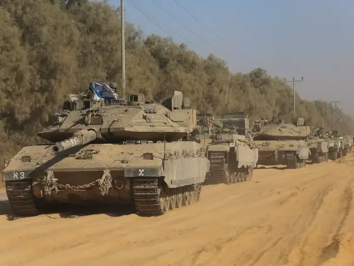 טנקים של צה"ל בגבול רצועת עזה. 2 באוגוסט 2014 (יותם רונן) טנקים של צה"ל בגבול רצועת עזה. 2 באוגוסט 2014 (יותם רונן)