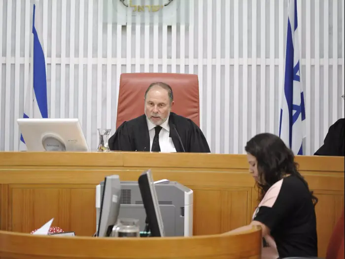 השופט יורם דנציגר בדיון על המחבל האחראי על חטיפת הנערים בבית המשפט העליון, אוגוסט 2014 (יואב דודקביץ') השופט יורם דנציגר בדיון על המחבל האחראי על חטיפת הנערים בבית המשפט העליון, אוגוסט 2014 (יואב דודקביץ')
