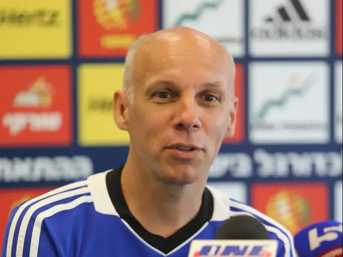 מיכאל נס מאמן הנבחרת הצעירה (קובי אליהו) מיכאל נס מאמן הנבחרת הצעירה (קובי אליהו)